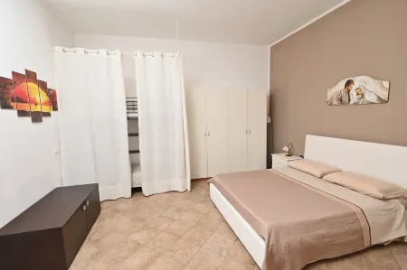 Vacation home with swimming pool (shared) with wide views and absolute tranquility. Отели рядом с достопримечательностью «Basilica di Santa Maria Maggiore»