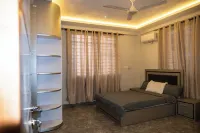 2 Bedrooms Apartment, 4 Guests, Starlink WiFi, Dstv, Netflix, Free Parking Hotels in der Nähe von Apremedo