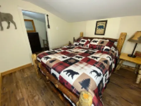 Charming 2BR in the Heart of the Adirondacks in Indian Lake NY. 哈密爾頓縣酒店