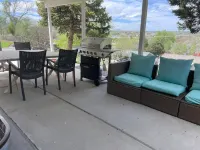 Insta-worthy 12 min to DT 6Bd 2.5Bt Modern Home