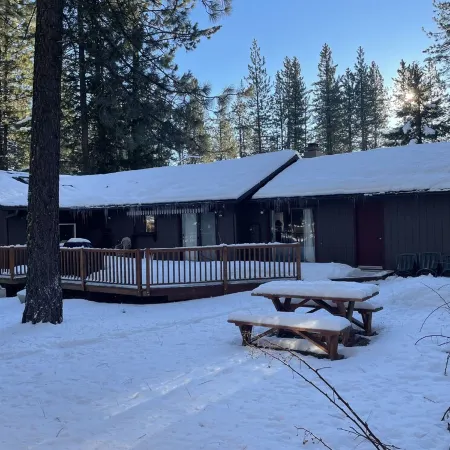 Plumas Pines 2/2 + bonus room- Fireplace-Spa Tub - Remote Work- Weekly Discount