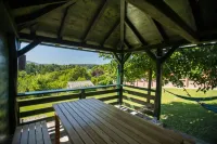 Our house  is located in the Papuk Nature Park, near the lake. Duzluk 호텔