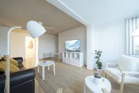 Entire unit in Newcastle: family friendly, free parking, walk to beach and shops Hotels in The Junction