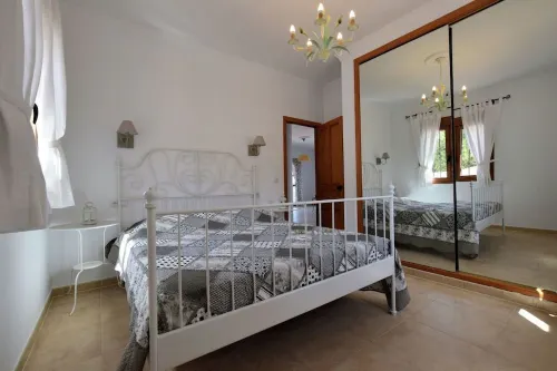 Villa met Zwembad, Buitenkeuken, Ruim Terras, Uitzonderlijk Zicht op de Vallei Hotels in Iznajar