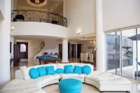 Gorgeous Two-Story Penthouse Private Community on the Beach!
