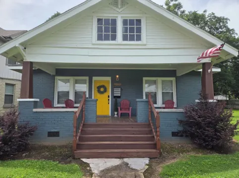 Charming 4-bedroom 3bath house in terrific Florence with WiFi, AC