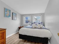 1 Block to Beach with Linens + Towels, BBQ & AC Hotels in Belmar