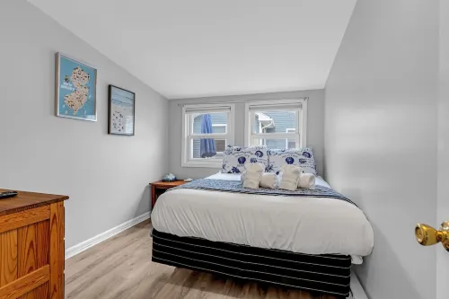 1 Block to Beach with Linens + Towels, BBQ & AC