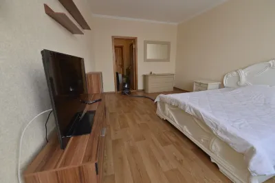 1-room apart 49 sq.m. in a 20 storey new house near the metro station "Poznyaki"