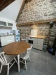 Stone farmhouse for 4 people with heated swimming pool