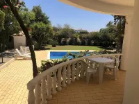 3 bed Villa with Private Pool and Gardens- sleeps 6/8. 5min stroll to village. -  case vacanza in affitto