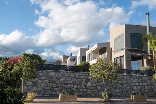 Spacious Beachfront Property (maisonette)