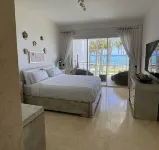 SEAWINDS- FRONT BEACH CONDO CABARETE LOCATION!!