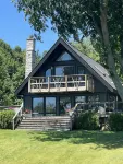 Beautiful rental with amazing views on Donnell Lake’s North Shore, - WiFi