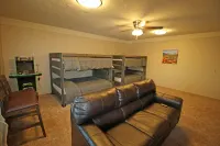 Grand Abode - Beautiful Spacious Home for families