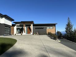 The Ridge Suite-Vancouver Island