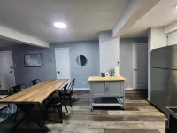 Freshly Renovated 2 bedroom unit