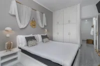 Venia's Guesthouse - Beach