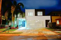 The Coral - Luxury House Near Beach w/ Private Pool