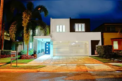 The Coral - Spectacular luxury house in exclusive neighborhood in Isla Verde