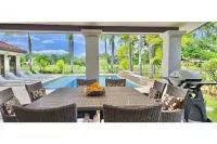 Luxury 4BR Villa + Guesthouse & Pool @Buenaventura Hotel a 