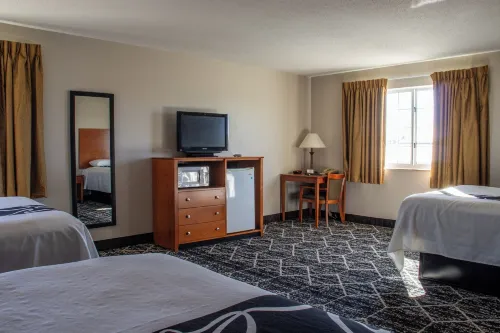 Belva Deer Inn - Motels