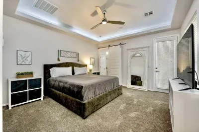 4 Bedroom Contemporary Model Home Hotels near NMSU Art Museum