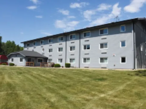 Paddle Wheel Inn Hotels in Ogle County