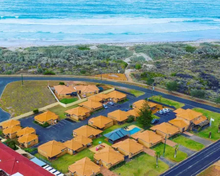 Geraldton's Ocean West Holiday Units & Short Stay Accommodation Hotels in Geraldton