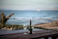 Horizon Luxury Seafront Villa - Mountain view