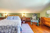Ozark Crossroads: Historic Calico Rock Cabin - 3-Star