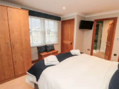 2 Apple Tree Hotels in Chathill