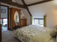 Crooks Hotels in Axbridge