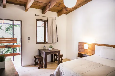 Meson de Valle Hotel Отели рядом с достопримечательностью «Rancho El Reencuentro»