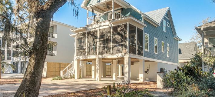 Walk to Public Beach: Hideaway in St Simons Island Hotels in Glynn County