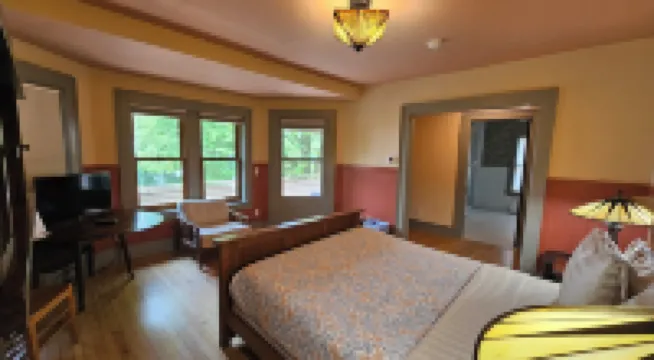 Mendota Lake House Inn