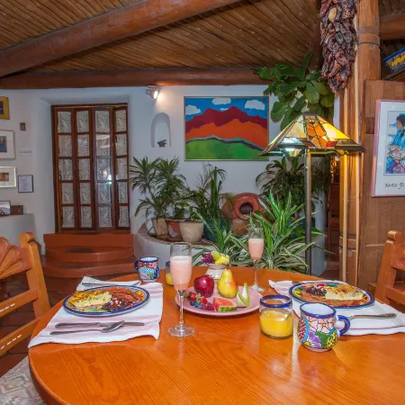 Inn on la Loma Plaza