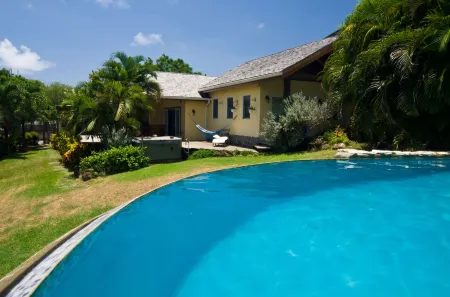 Maca Bana Отели в г. Сент-Джорджес