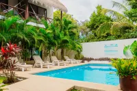 Azul 36 Hotel - مسبح