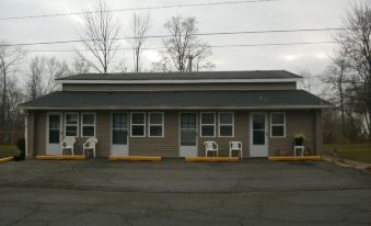 White Feather Motel