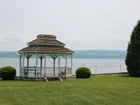 Plum Point Lodge Hotels in Milo