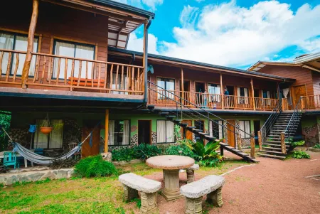 Pension Santa Elena Отели рядом с достопримечательностью «San Luis Waterfall»