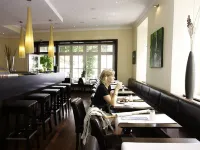 โรงแรมรอยเทอมานน์ - เซการ์เทิน - พร้อมอาหารเช้า