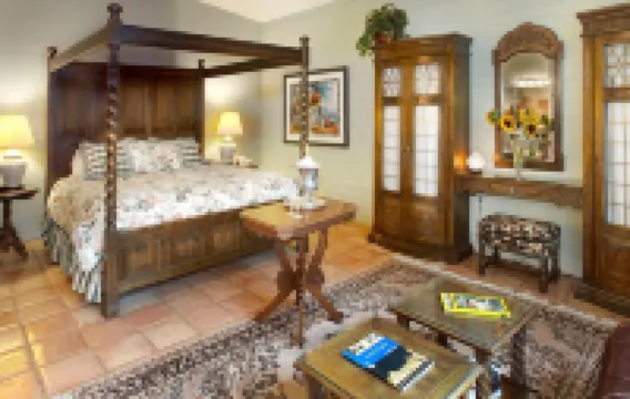 Cactus Cove Bed and Breakfast Inn