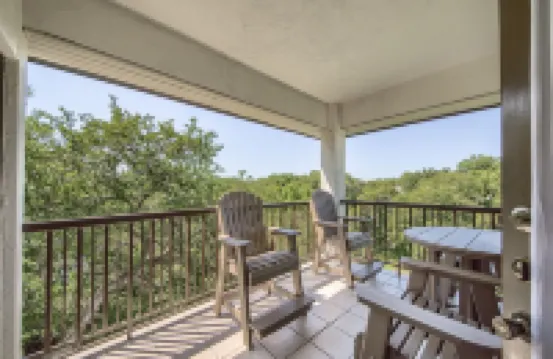 IC 316 Riverfront Bliss