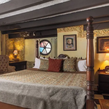 The Gallery Inn