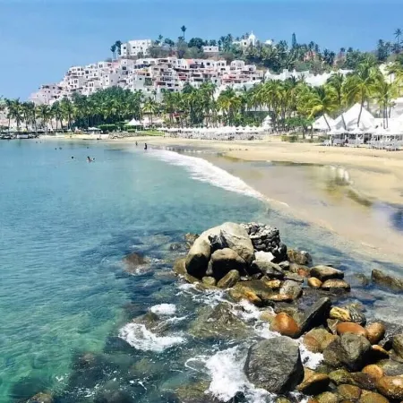 Incredible Ocean Front Condo with Amazing Views at Condomios Playasol Las Hadas