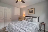 BBQ Ready w/ Patio: Walkable Carson City Duplex Hotels near Villas At Dolphin Bay