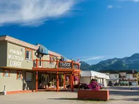Powder Mountain Lodge Hotels in Fernie