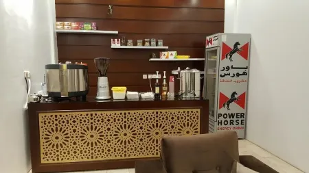 Waqet AlFakhama Furnished Apartments Отели рядом с достопримечательностью «Tabuk Castle»